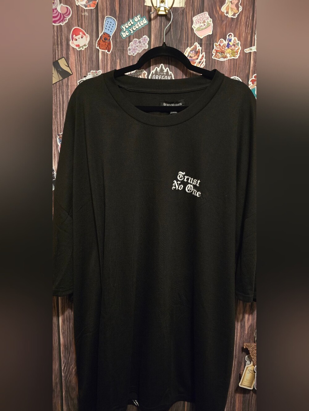 Brandmakers Black Men’s Graphic Tee - "Trust No One"